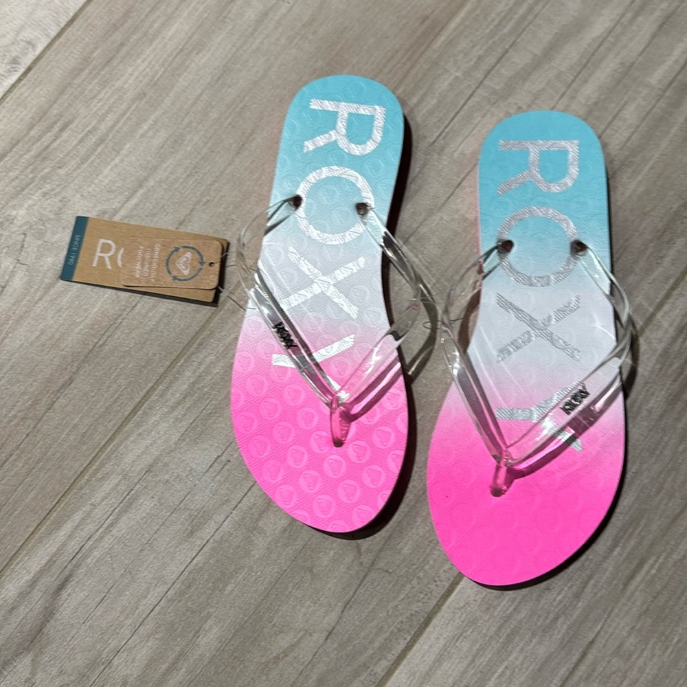 NWT Roxy flip flops